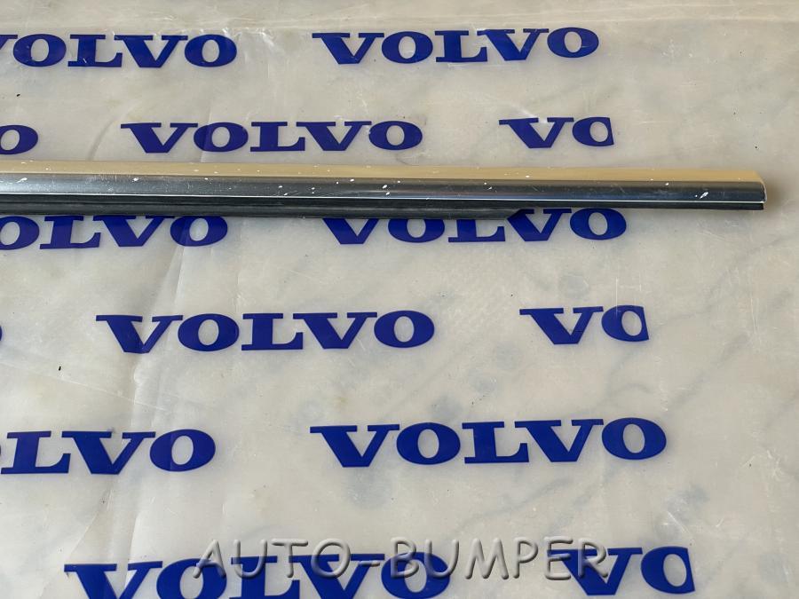 Volvo XC90 2015- Молдинг стекла двери передней левой 31845555